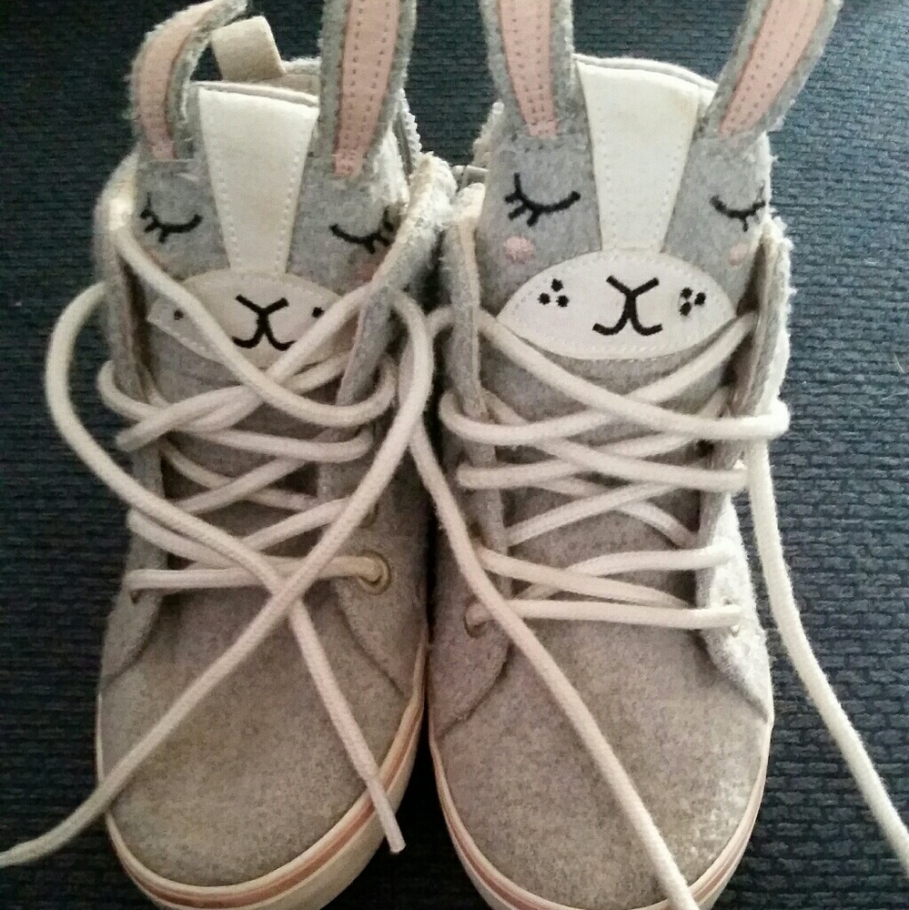 Girls grey bunny sneakers